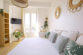 Top floor studio near Montmartre